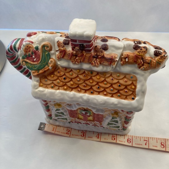 Hand painted Gingerbread Cookie Jar - Picture 11 of 12